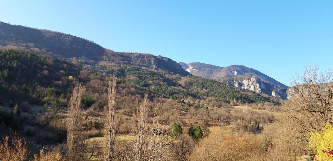 Gites Les Costoliers Chateauneuf-Miravail Экстерьер фото