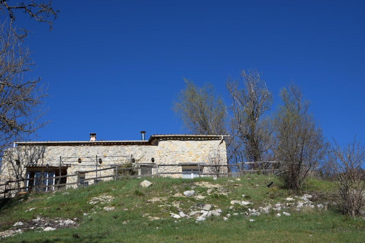 Gites Les Costoliers Chateauneuf-Miravail Экстерьер фото