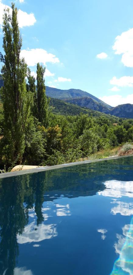 Gites Les Costoliers Chateauneuf-Miravail Экстерьер фото