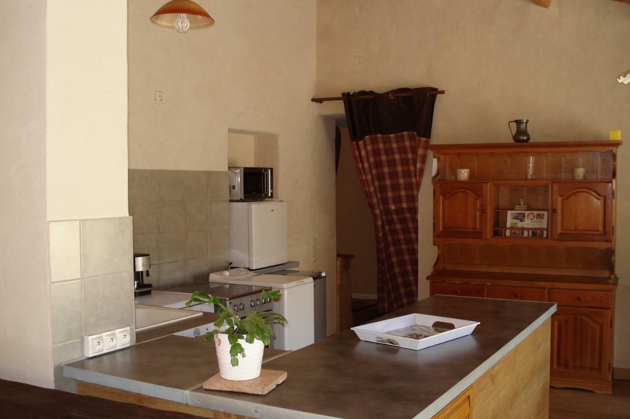 Gites Les Costoliers Chateauneuf-Miravail Экстерьер фото